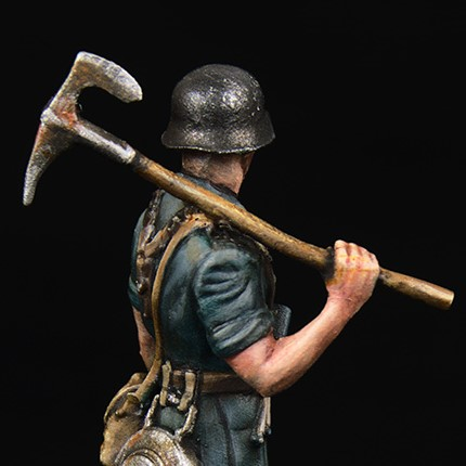 Escape from Projekt Riese by Raybox Games - Stalingrad Zombie