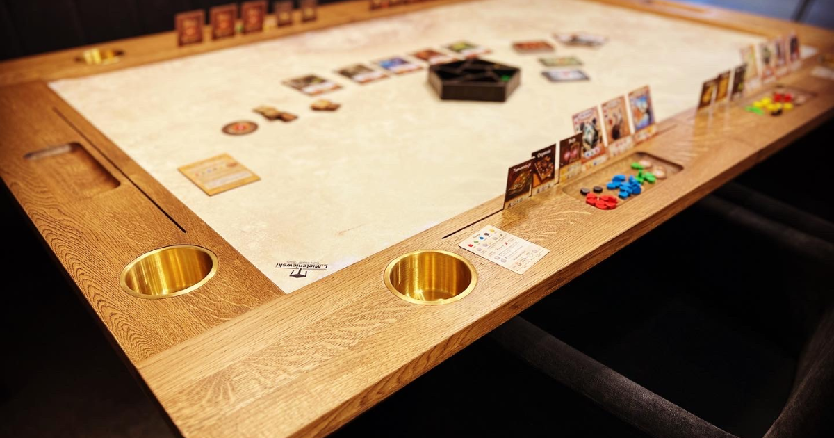 Tailor-made Board Game Tables by The Crown - Board game table overlay model "RAID" - Gamefound